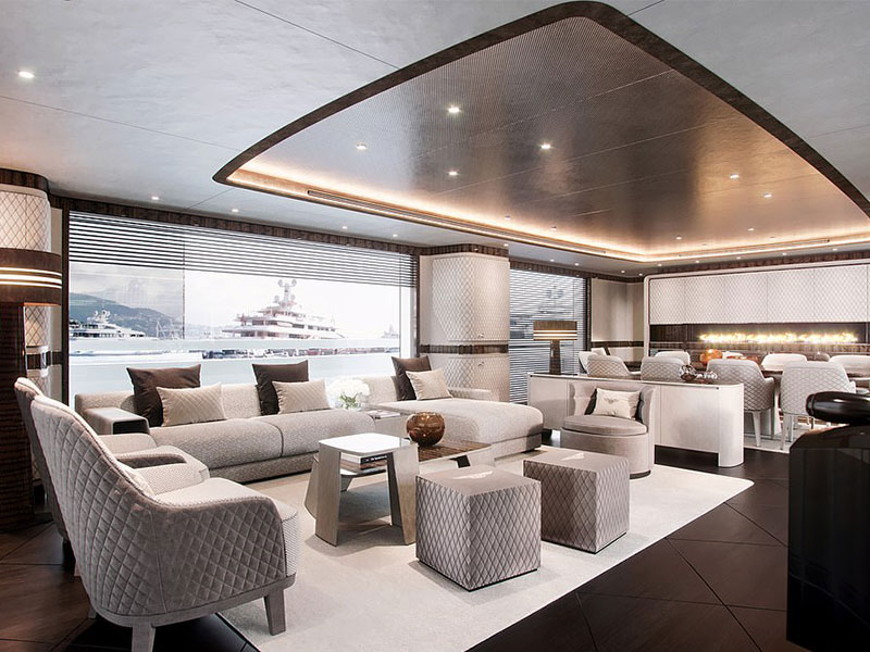 بالصور.. "بنتلي" تصنع يختًا فخمًا يجوب العالم بسعر خيالي